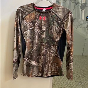 Under Armour long sleeve camo top- Small